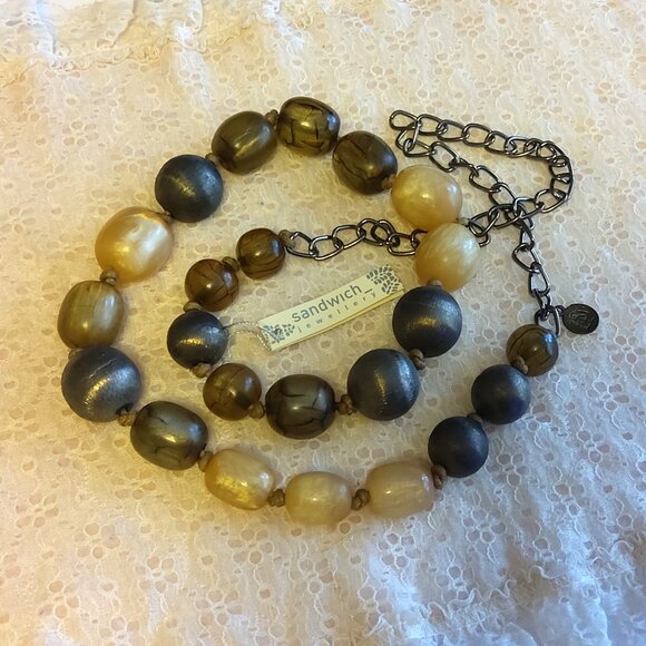 Vintage NEW sandwich jewellery Large Gray Tan Beads VTG Art Deco Long Necklace - Picture 4 of 7